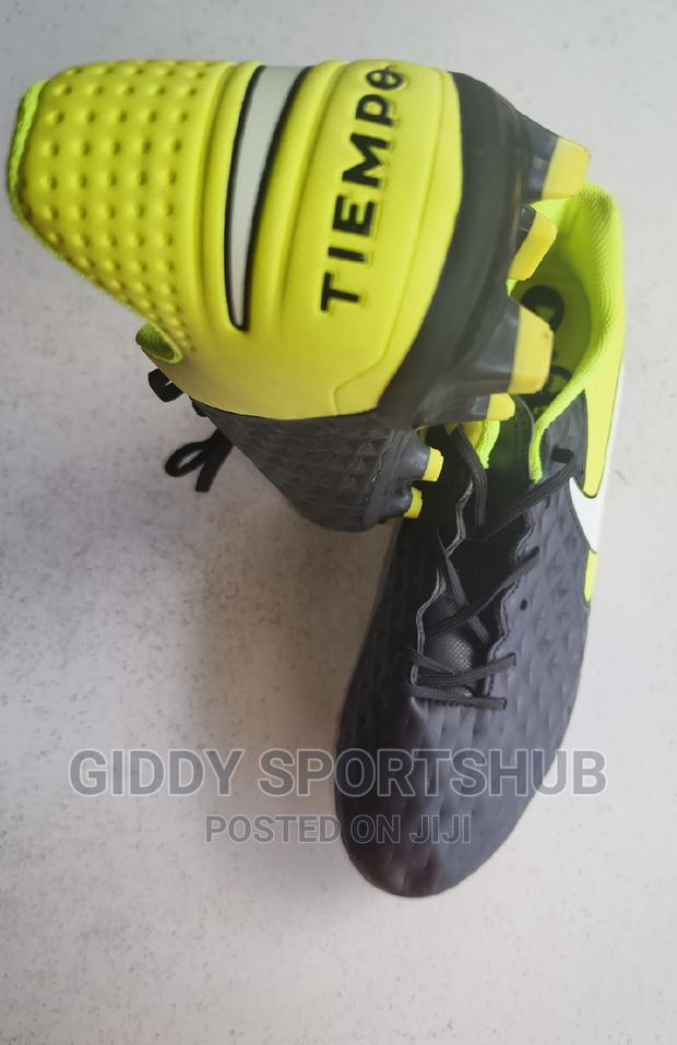 Nike Tiempo - main view