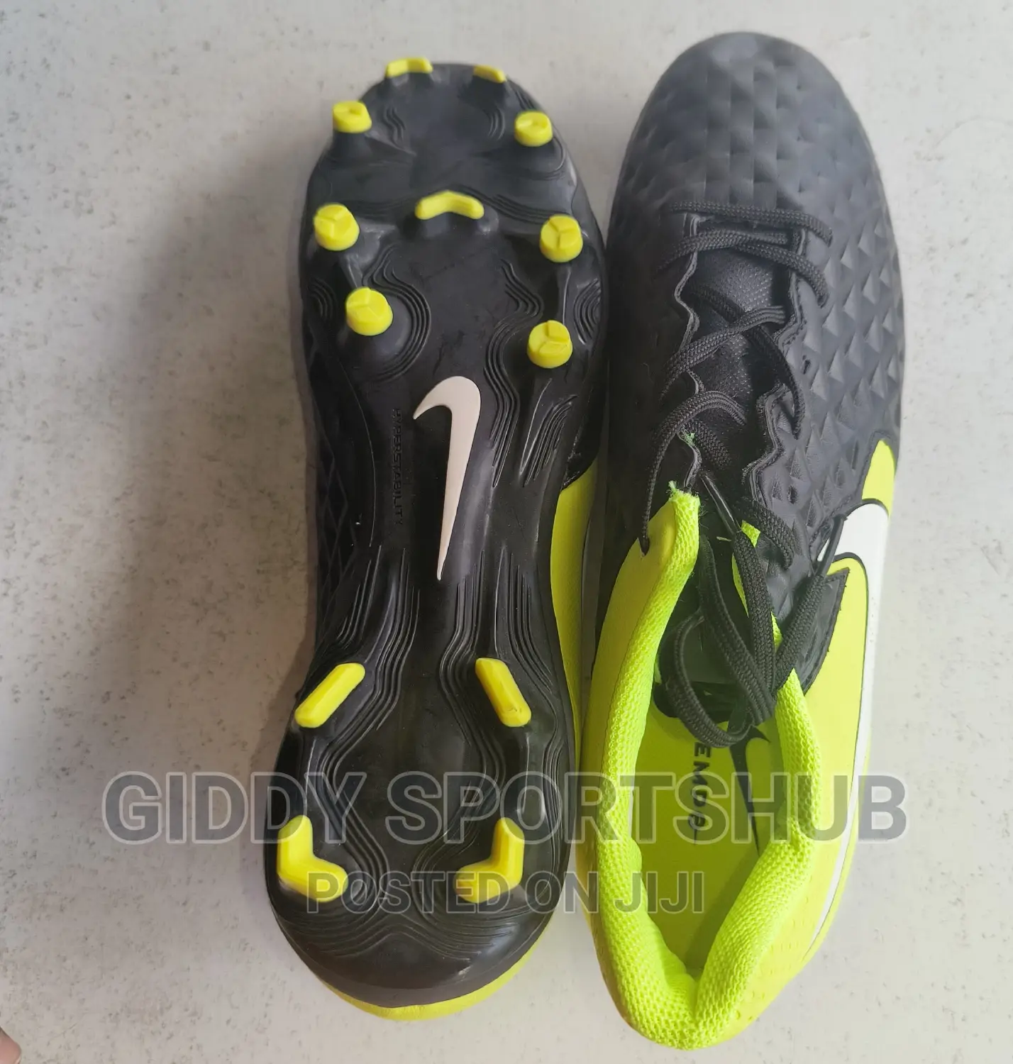 Nike Tiempo