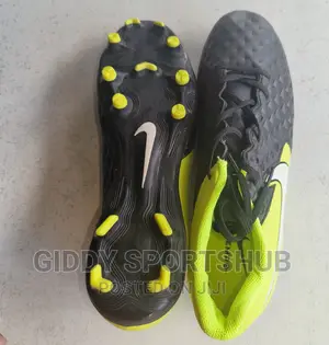 Nike Tiempo