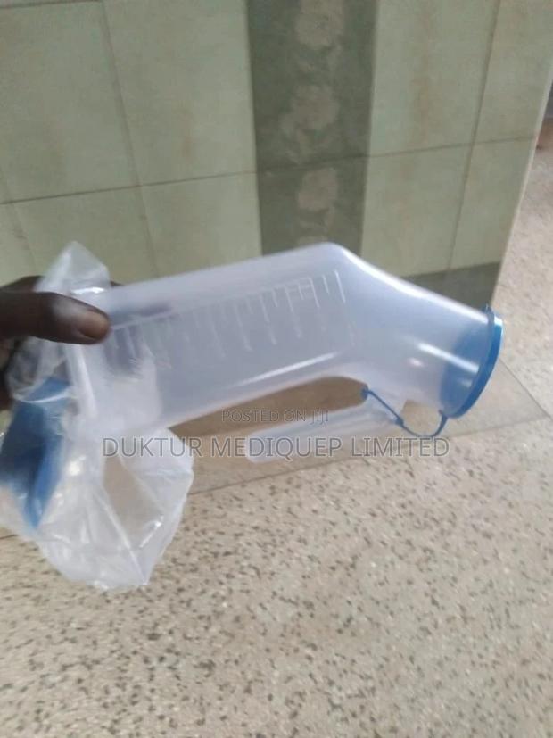 1L Plastic Standing Urine Bottle/ Container - thumbnail 3