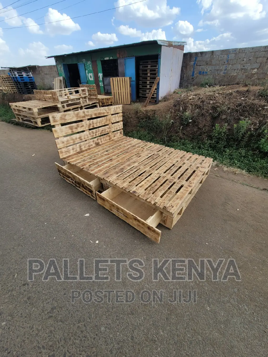 Pallet Bed- 5*6 Detachable With Drawers (Wgnw)