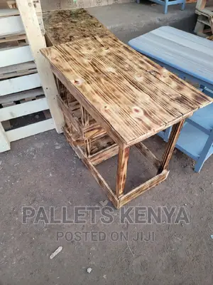 Kitchen Table- (Pallet Kitchen Table)£€