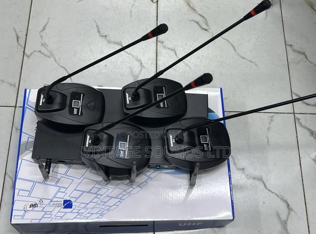 Shure 4-Channel GOOSNECK Conference Wireless System - main view