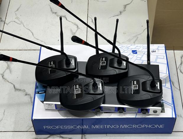 Shure M4 4channel Conference Wireless Microphones - thumbnail 2
