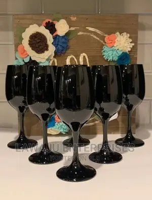 335ml Black Wine Glass