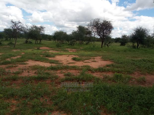 Namanga 70 Acres Redsoil - main view
