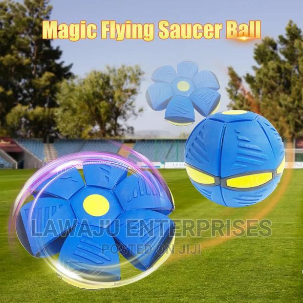 Magic Flying Saucer Ball - main view