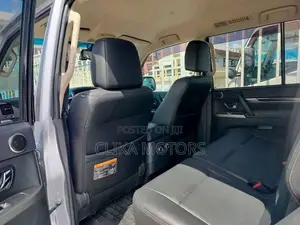 Mitsubishi Pajero 2017 Silver