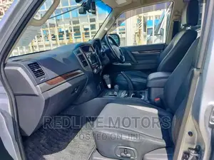 Mitsubishi Pajero 2017 Silver