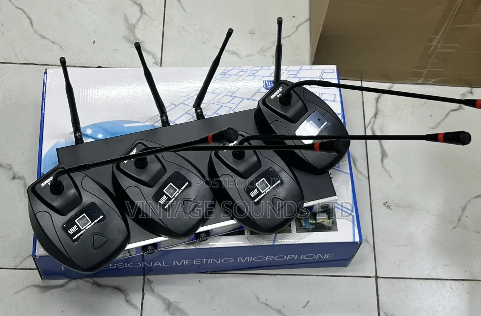 Shure M4 Wireless UHF Conference Wireless Meeting System