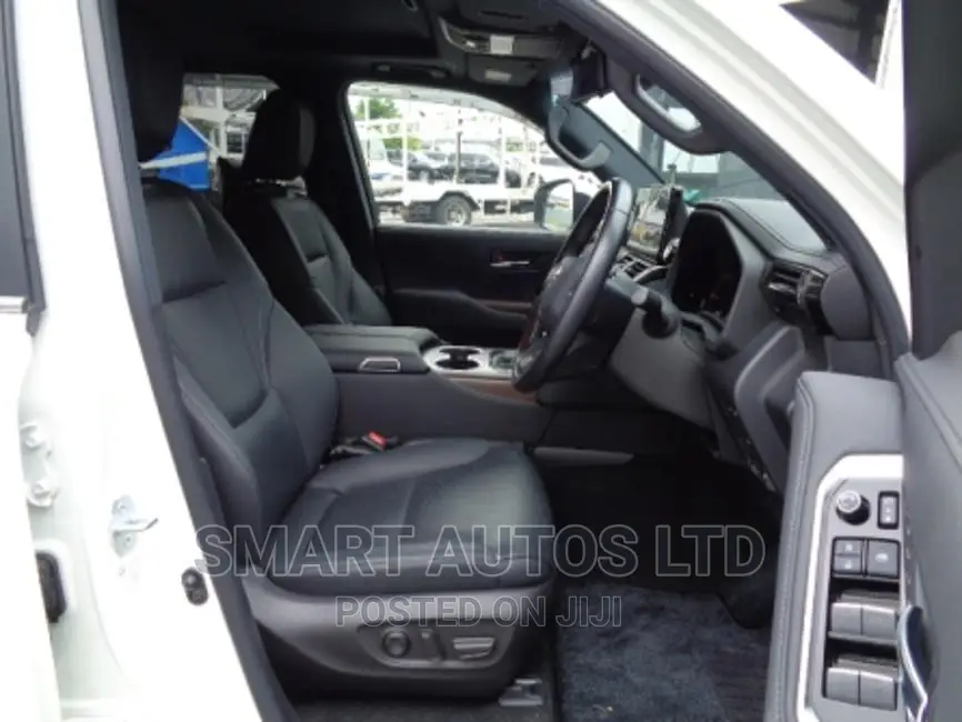 Toyota Land Cruiser 2021 Pearl