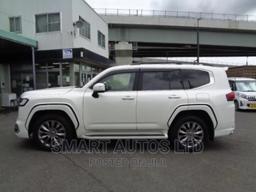 Toyota Land Cruiser 2021 Pearl