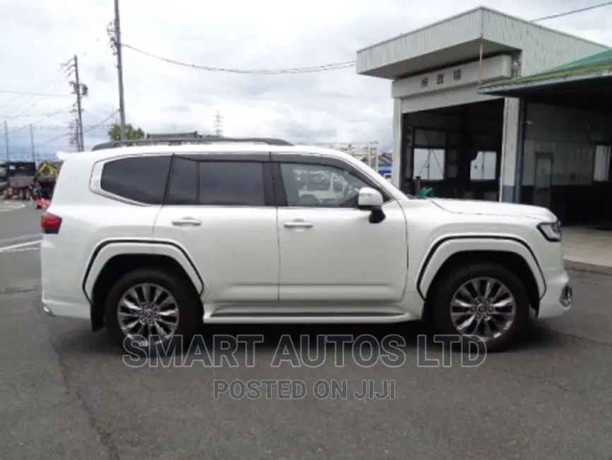 Toyota Land Cruiser 2021 Pearl