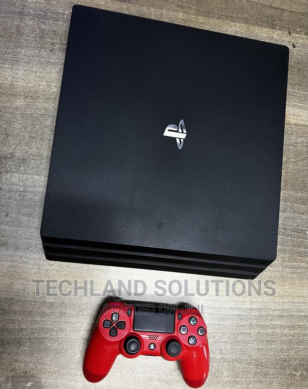 PS 4 PRO (Black) - main view