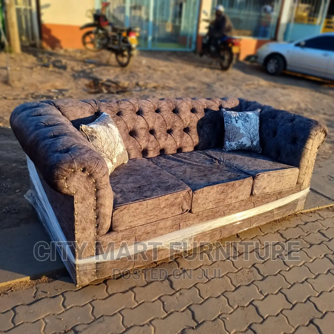OFFER!!3seater Sofa+Free Throw Pillows(Colour Your Choice) in Juja