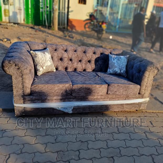 OFFER!!3-seater Sofa+Free Throw Pillows(Colour Your Choice)