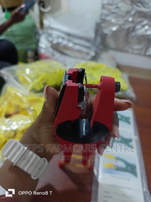 Ear Tagging Applicator - thumbnail 3