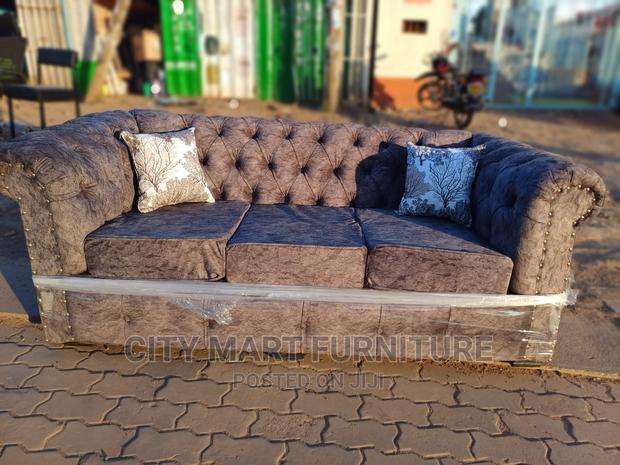 OFFER!!3-seater Sofa+Free Throw Pillows(Colour Your Choice)