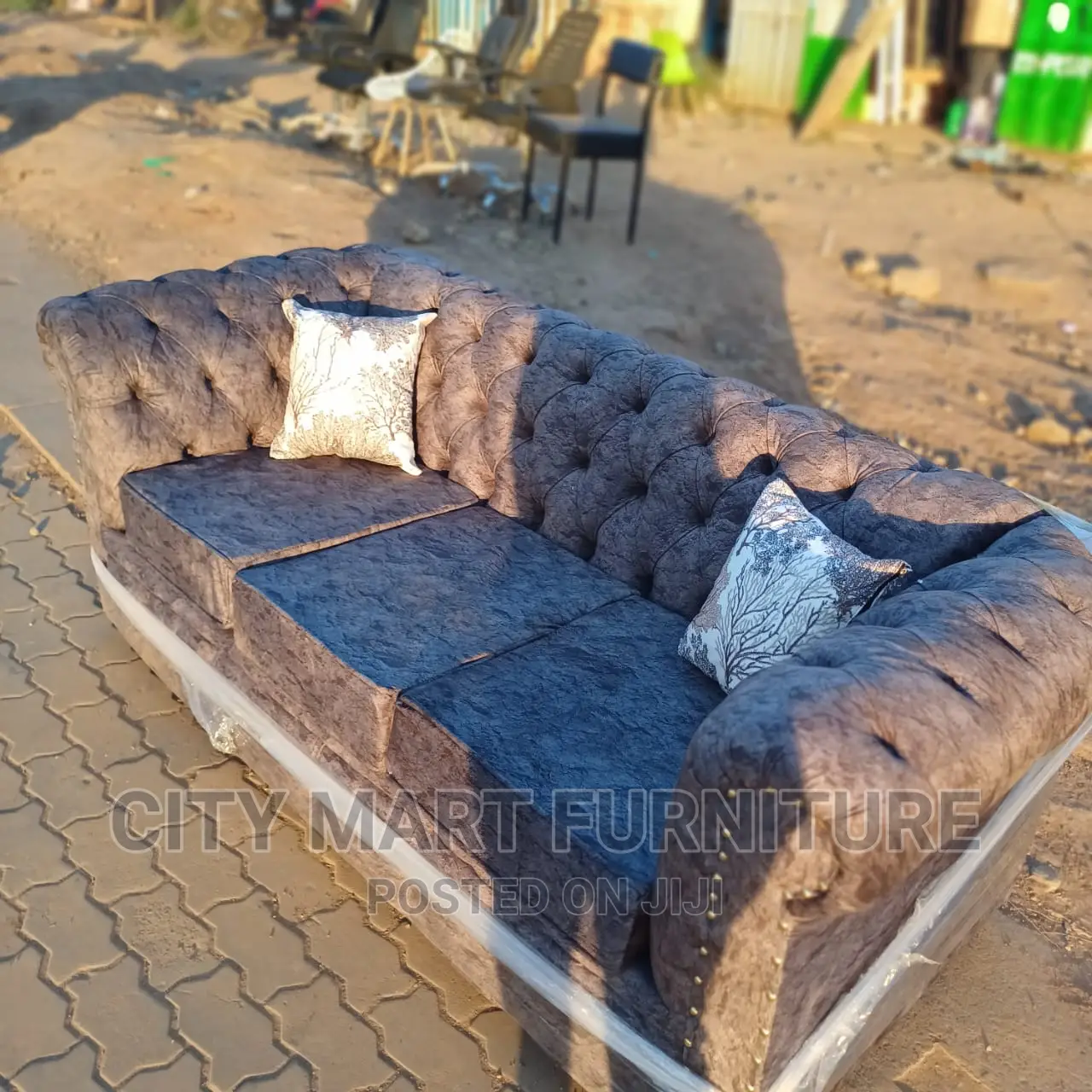 OFFER!!3seater Sofa+Free Throw Pillows(Colour Your Choice) in Nairobi