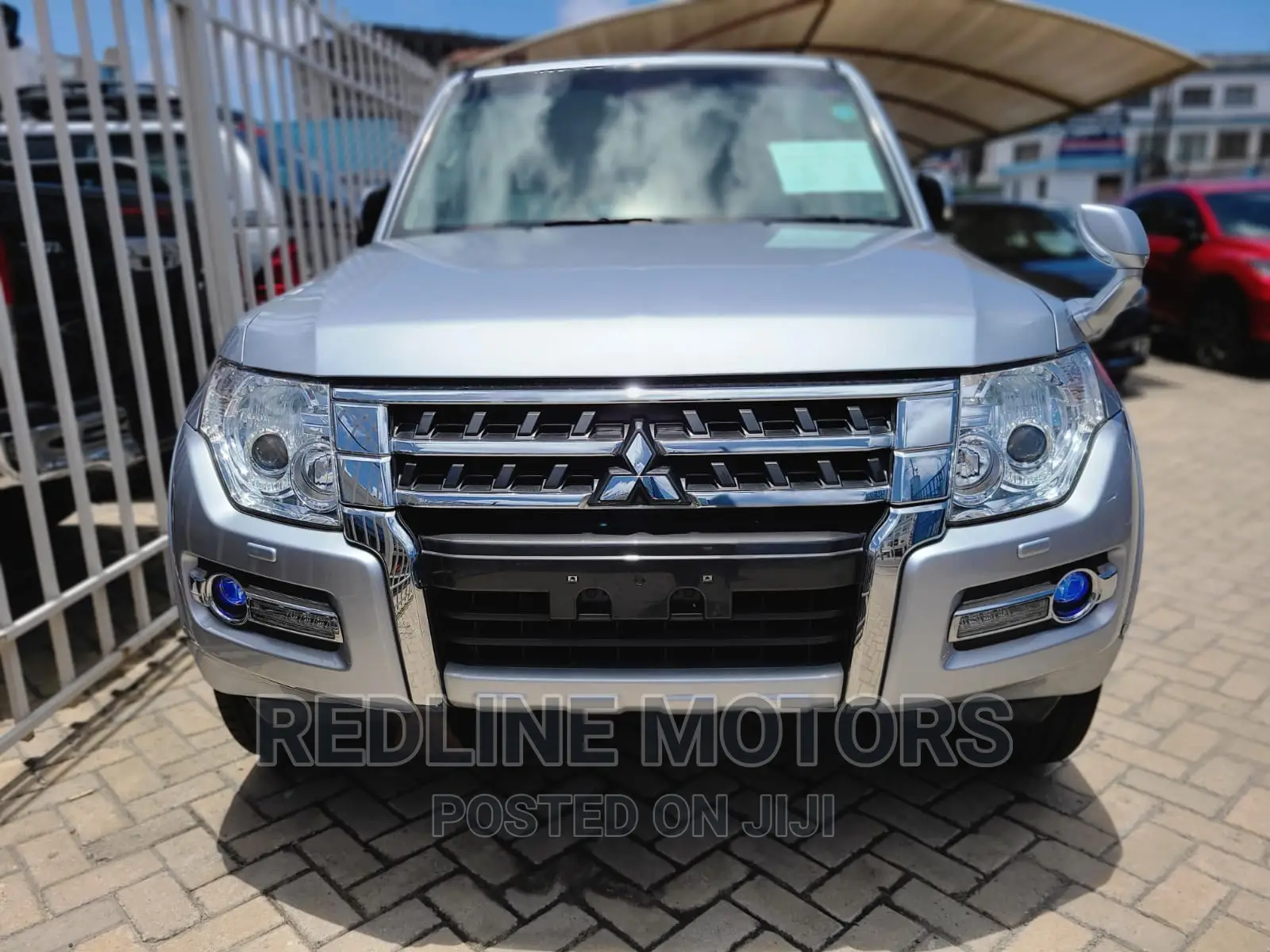 Mitsubishi Pajero 2017 Silver