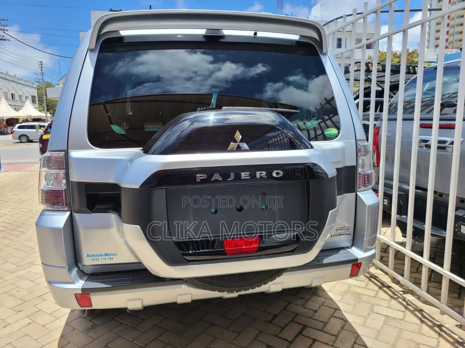 Mitsubishi Pajero 2017 Silver