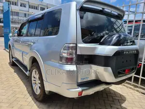 Mitsubishi Pajero 2017 Silver