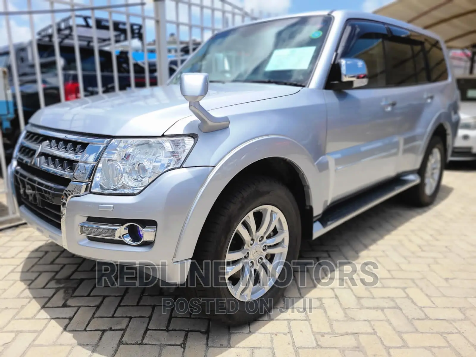 Mitsubishi Pajero 2017 Silver