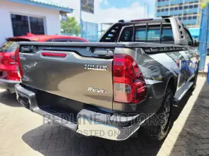 Toyota Hilux 2019 Gold