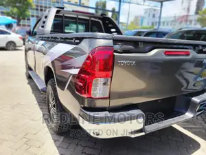 Toyota Hilux 2019 Gold