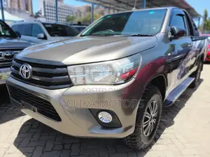 Toyota Hilux 2019 Gold