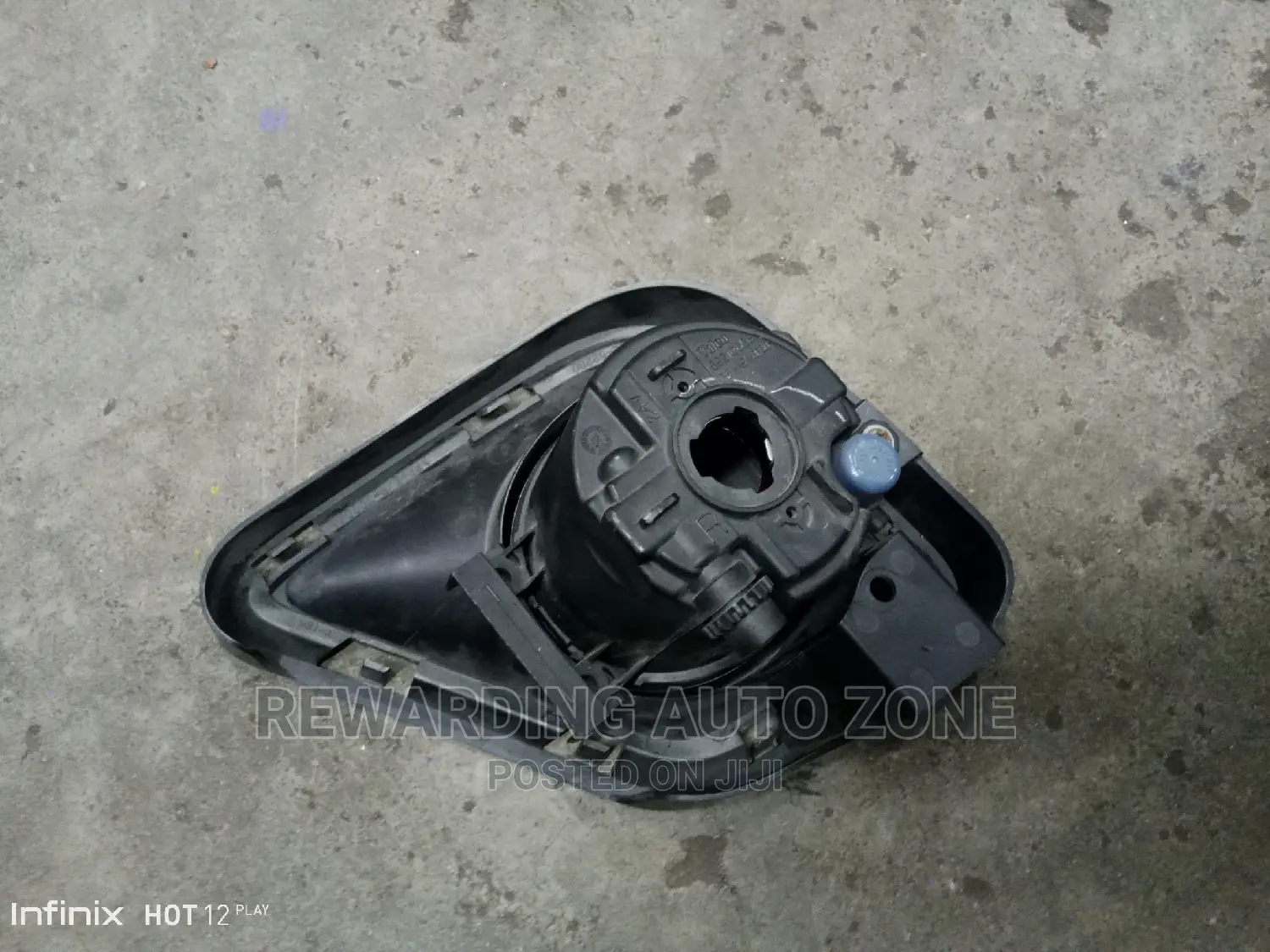 Ractis 2012 RHS Fog Light With Cover