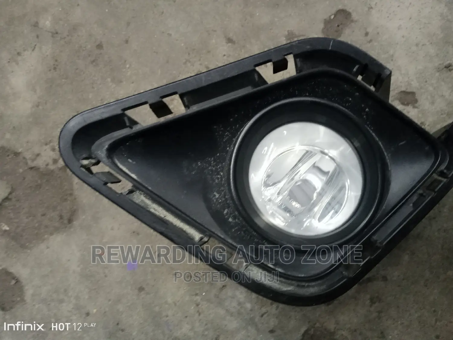 Ractis 2012 RHS Fog Light With Cover