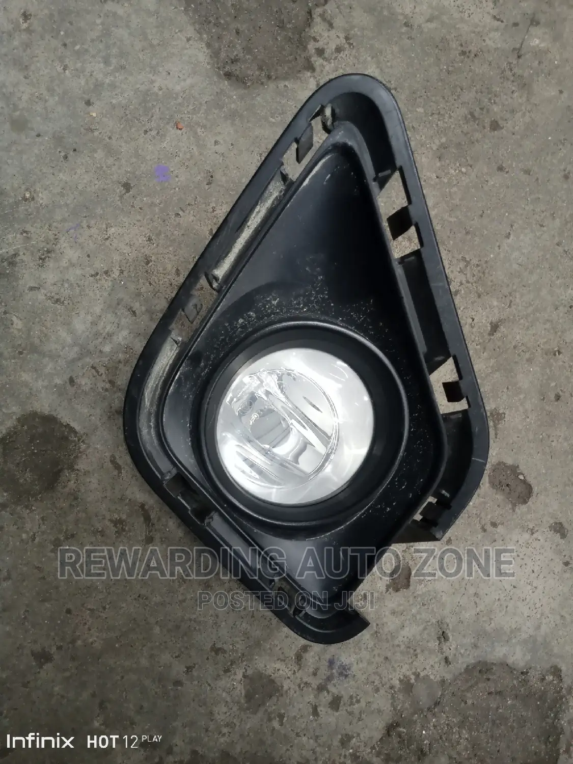 Ractis 2012 RHS Fog Light With Cover