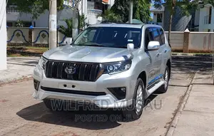 Toyota Land Cruiser Prado 2017 Silver