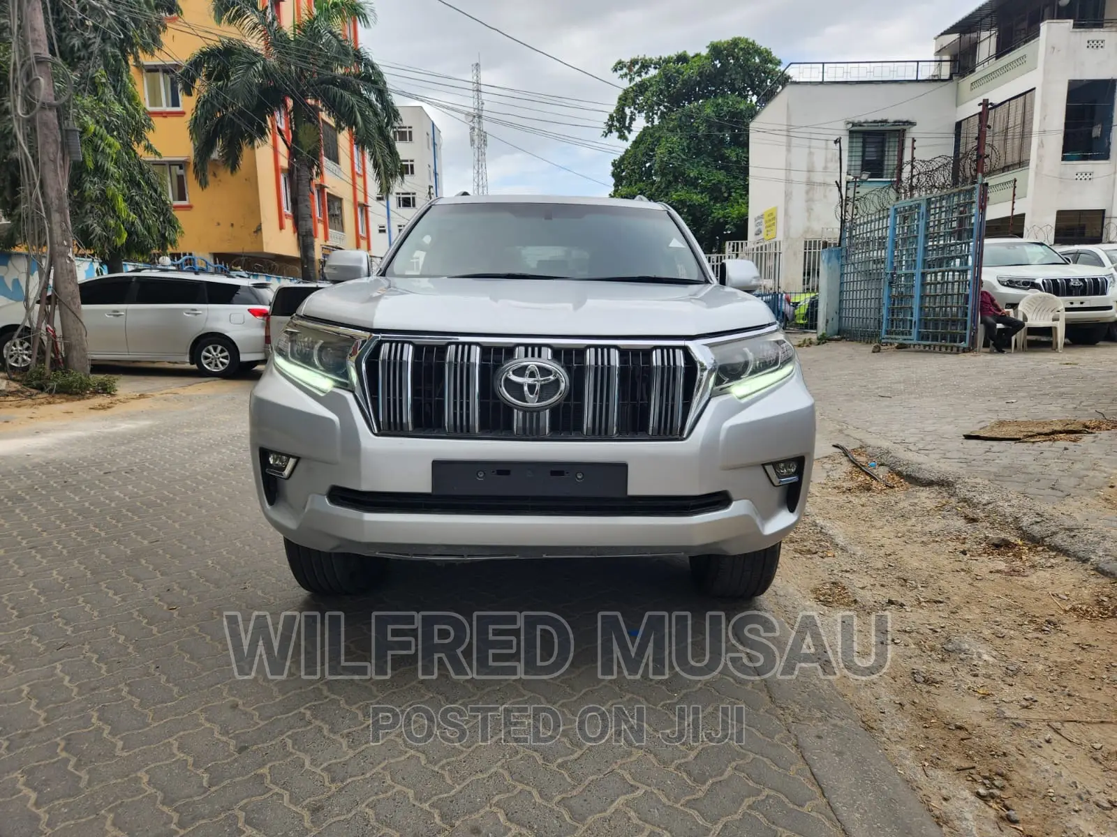 Toyota Land Cruiser Prado 2017 Silver
