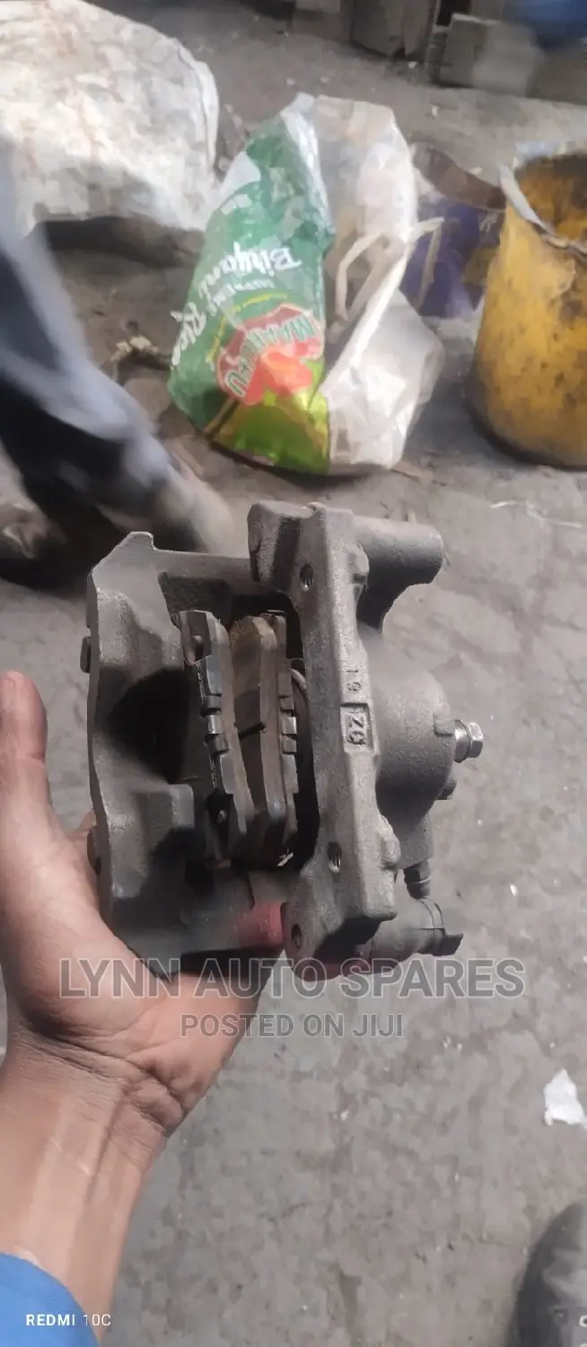 Toyota Mark X Rear Caliper