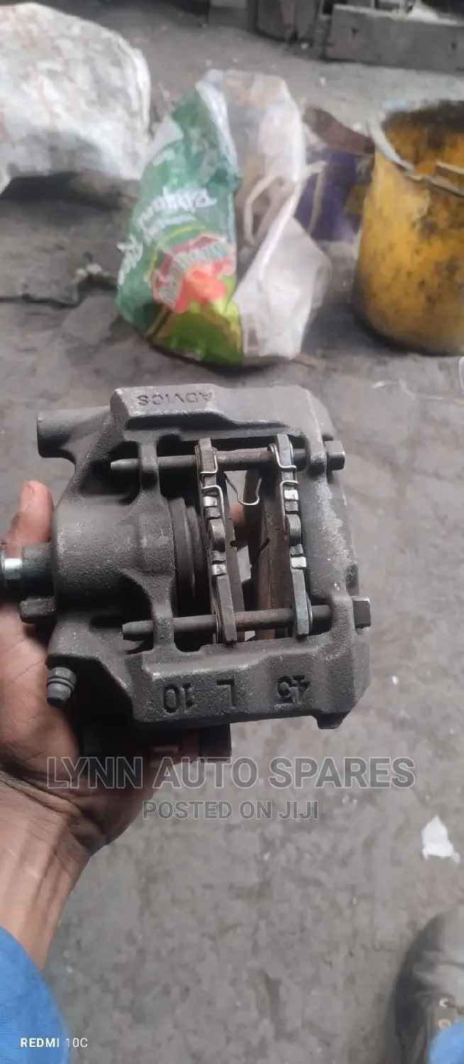 Toyota Mark X Rear Caliper