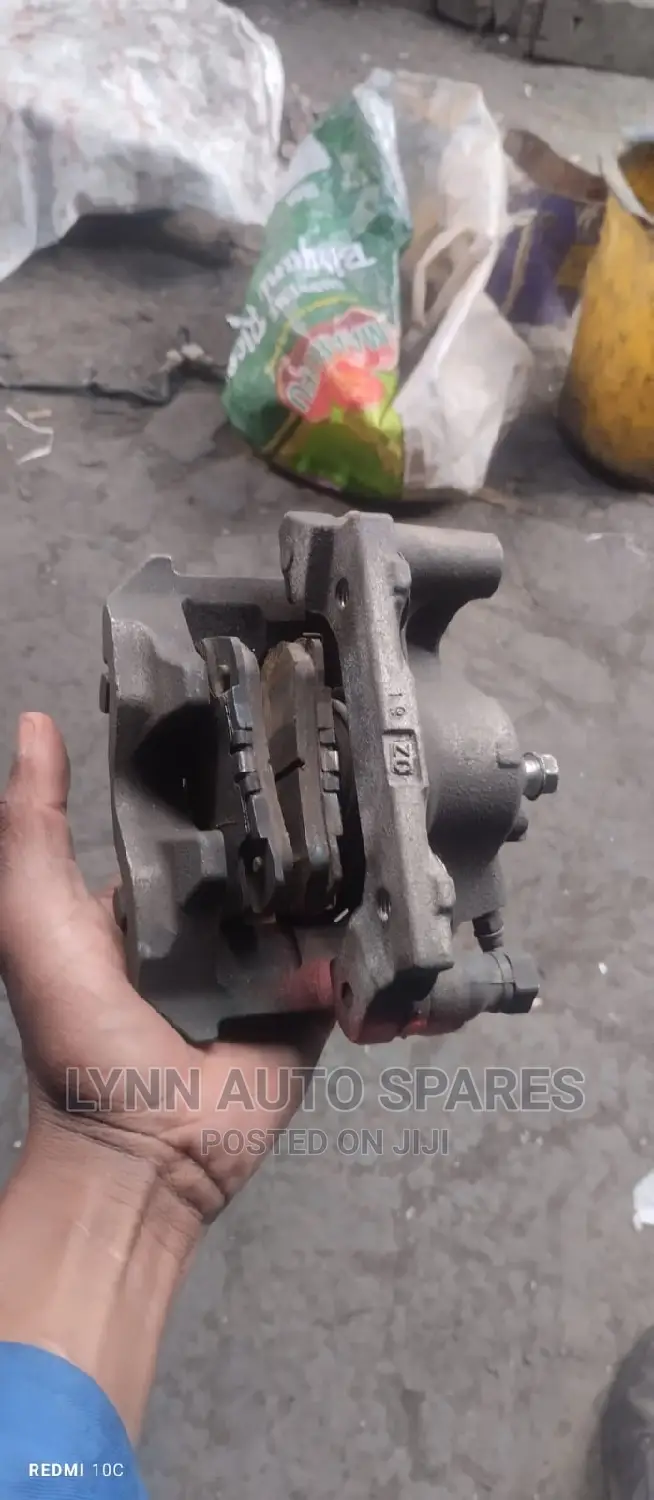 Toyota Mark X Rear Caliper