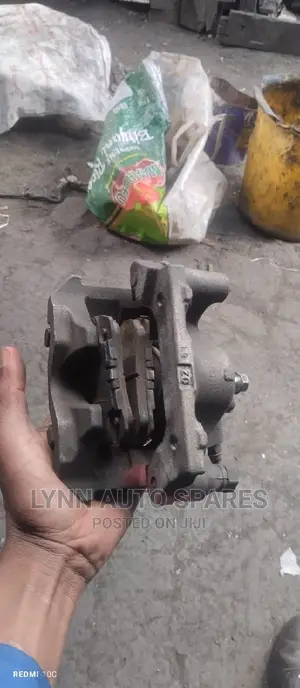 Toyota Mark X Rear Caliper