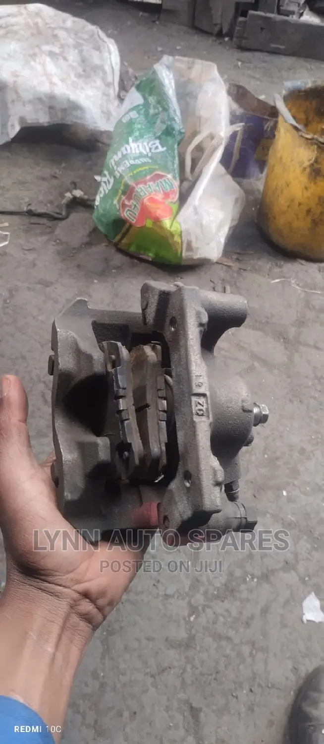 Toyota Mark X Rear Caliper