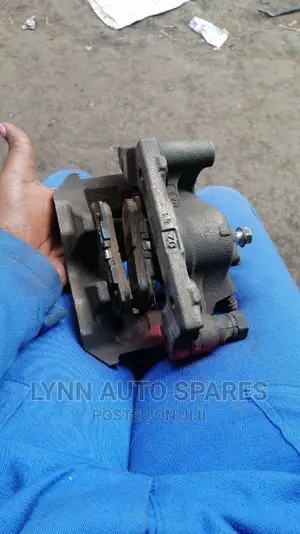 Toyota Mark X Rear Caliper