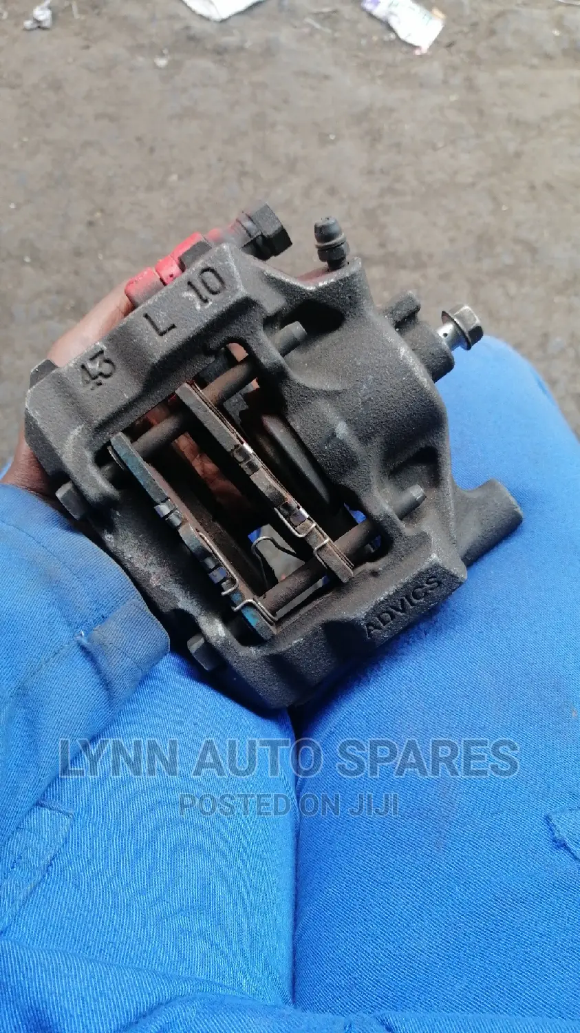 Toyota Mark X Rear Caliper