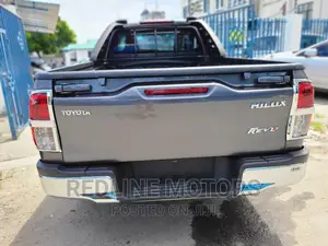 Toyota Hilux 2016 Gray