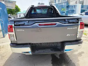 Toyota Hilux 2016 Gray