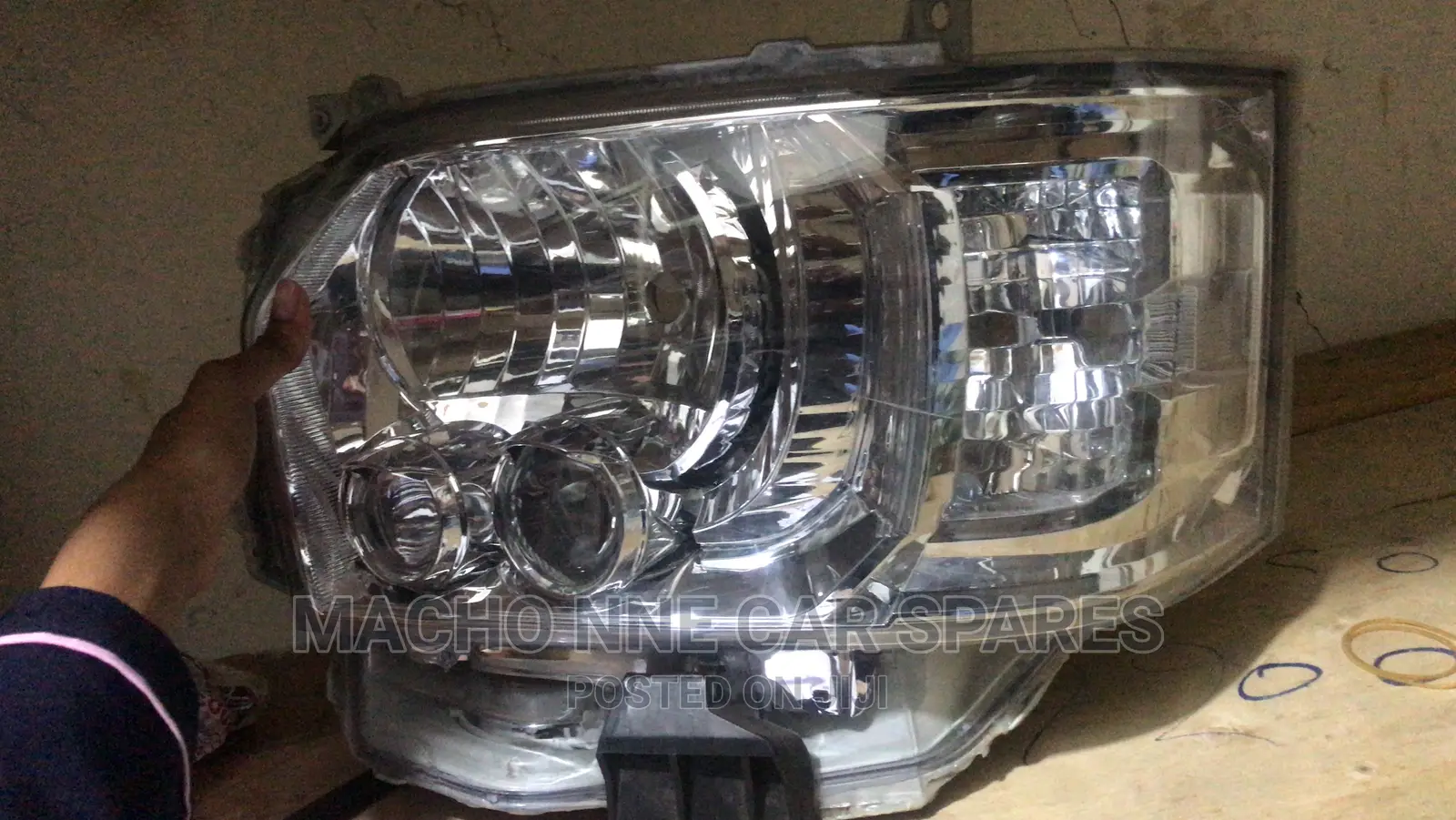 Toyota Hiance 9l (Two Focus) Headlight
