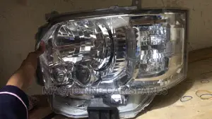 Toyota Hiance 9l (Two Focus) Headlight
