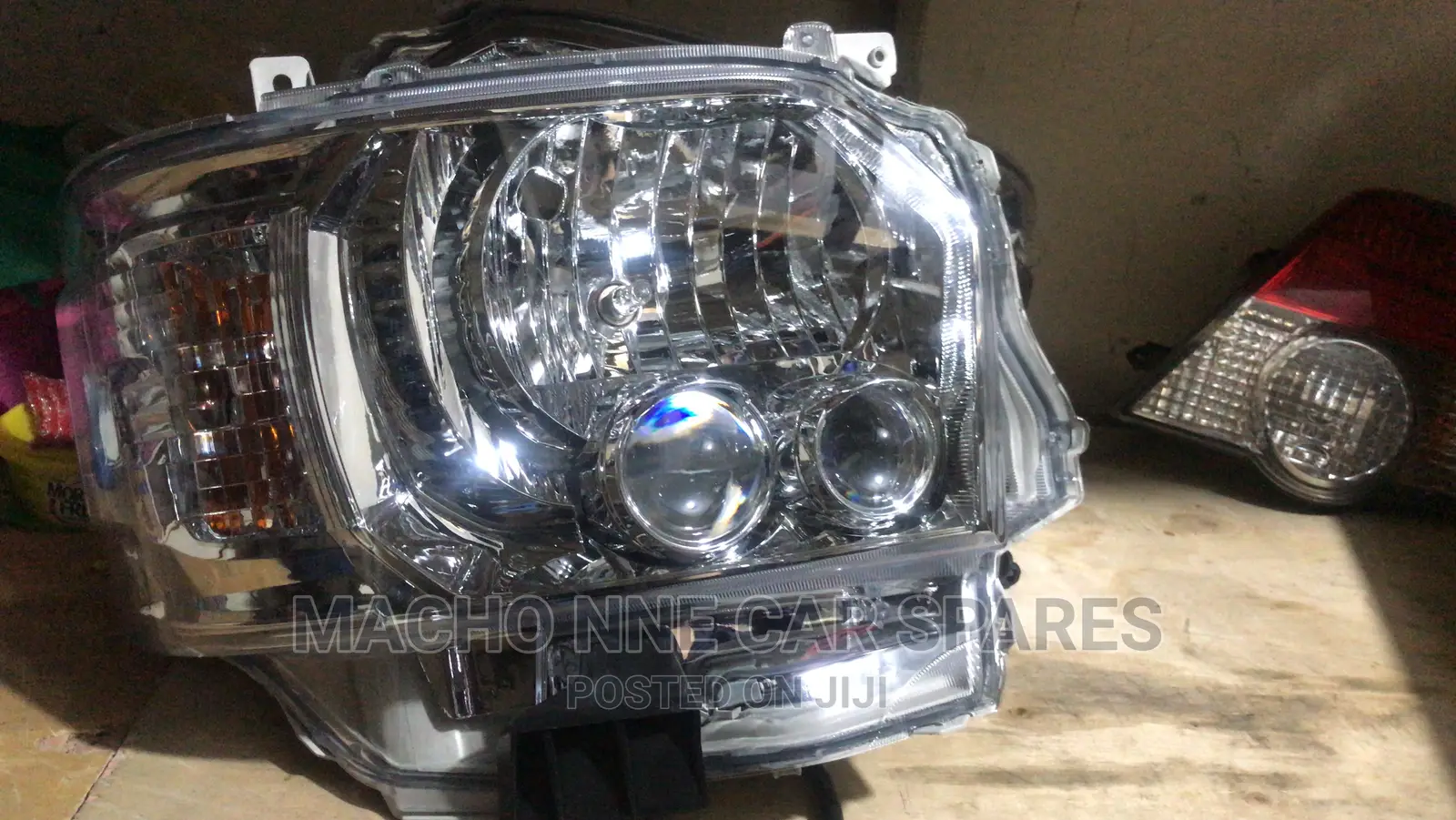 Toyota Hiance 9l (Two Focus) Headlight