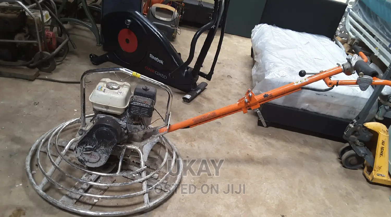 Ex-Uk Floor Trowel Paclite