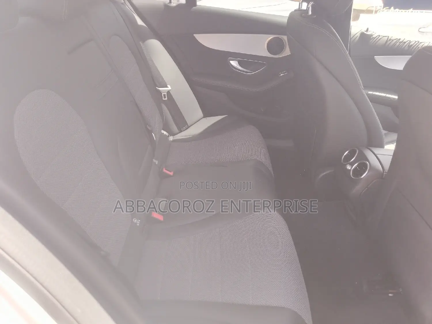 Mercedes-Benz C180 2016 Pearl