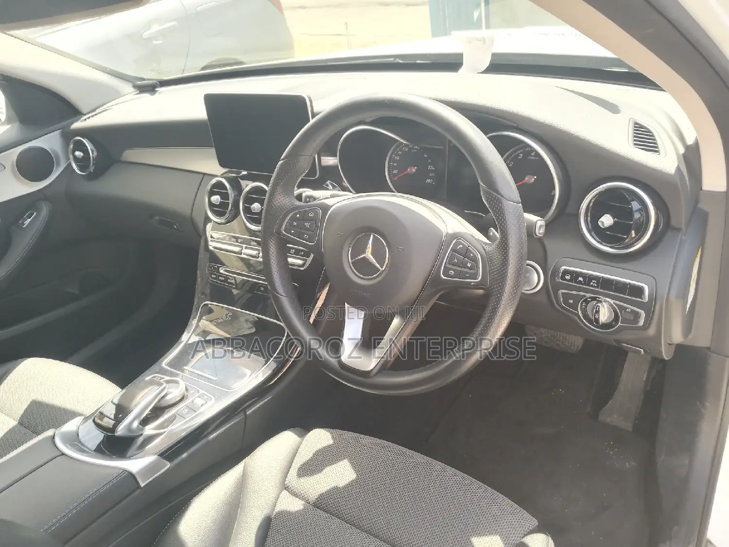 Mercedes-Benz C180 2016 Pearl